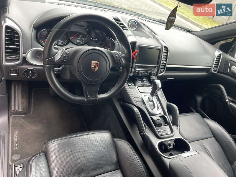 Внедорожник / Кроссовер Porsche Cayenne 2013 в Львове
