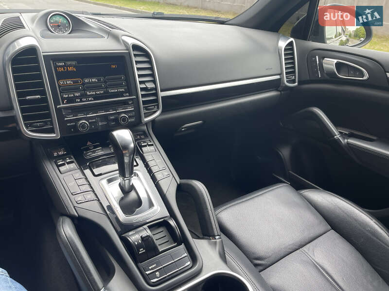 Внедорожник / Кроссовер Porsche Cayenne 2013 в Львове