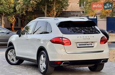 Внедорожник / Кроссовер Porsche Cayenne 2011 в 
