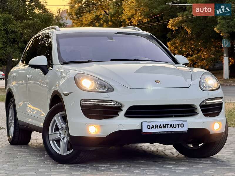 Внедорожник / Кроссовер Porsche Cayenne 2011 в 