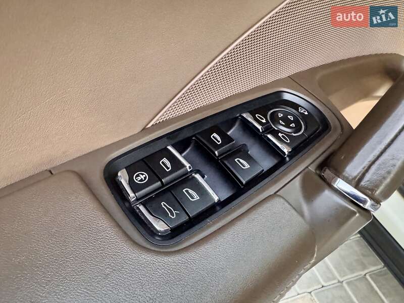 Позашляховик / Кросовер Porsche Cayenne 2011 в Одесі фото 39 Позашляховик / Кросовер Porsche Cayenne 2011 в Одесі