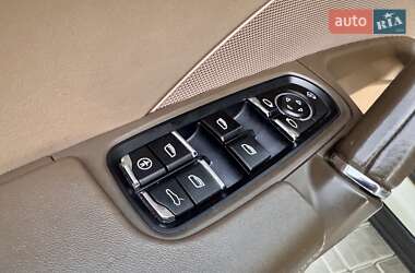 Внедорожник / Кроссовер Porsche Cayenne 2011 в 