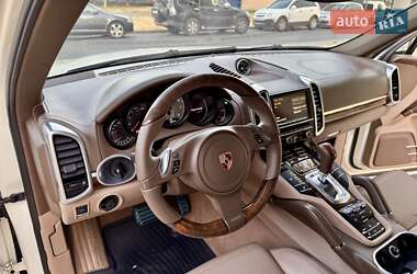 Внедорожник / Кроссовер Porsche Cayenne 2011 в 