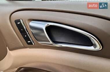 Внедорожник / Кроссовер Porsche Cayenne 2011 в 
