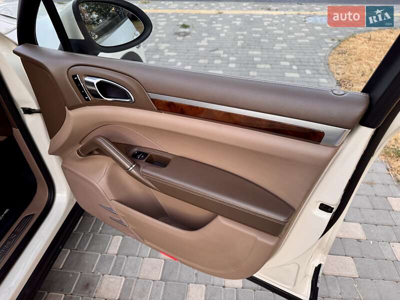 Позашляховик / Кросовер Porsche Cayenne 2011 в Одесі фото 50 Позашляховик / Кросовер Porsche Cayenne 2011 в Одесі
