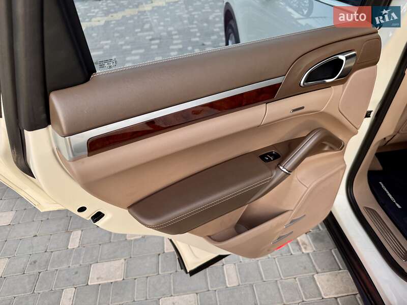 Позашляховик / Кросовер Porsche Cayenne 2011 в Одесі фото 57 Позашляховик / Кросовер Porsche Cayenne 2011 в Одесі