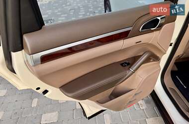 Внедорожник / Кроссовер Porsche Cayenne 2011 в 