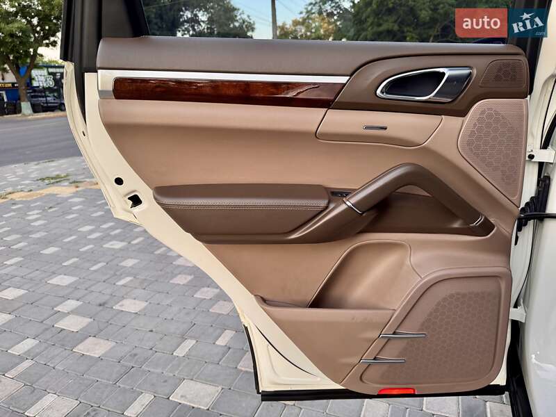 Позашляховик / Кросовер Porsche Cayenne 2011 в Одесі фото 58 Позашляховик / Кросовер Porsche Cayenne 2011 в Одесі