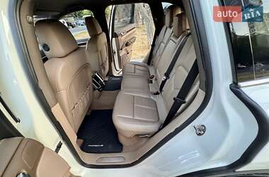 Внедорожник / Кроссовер Porsche Cayenne 2011 в 