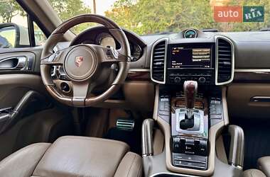 Внедорожник / Кроссовер Porsche Cayenne 2011 в 
