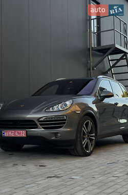 Позашляховик / Кросовер Porsche Cayenne 2011 в Острозі