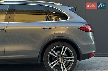 Внедорожник / Кроссовер Porsche Cayenne 2011 в 