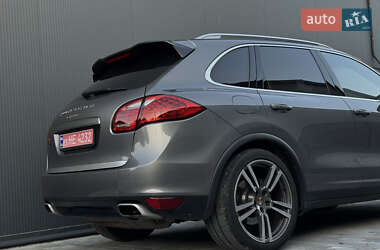 Внедорожник / Кроссовер Porsche Cayenne 2011 в 