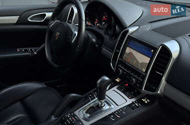 Внедорожник / Кроссовер Porsche Cayenne 2011 в 