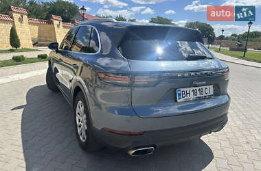 Позашляховик / Кросовер Porsche Cayenne 2018 в 