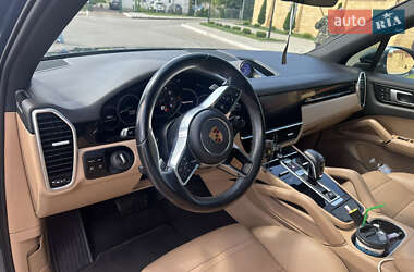 Позашляховик / Кросовер Porsche Cayenne 2018 в 