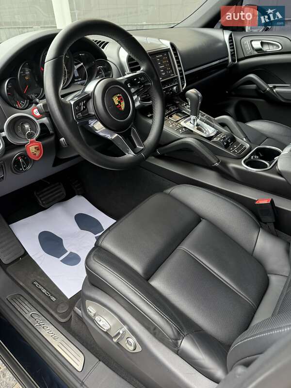 Внедорожник / Кроссовер Porsche Cayenne 2015 в Днепре