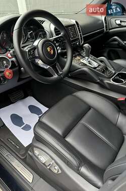Позашляховик / Кросовер Porsche Cayenne 2015 в 