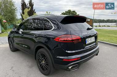 Позашляховик / Кросовер Porsche Cayenne 2015 в 