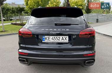 Позашляховик / Кросовер Porsche Cayenne 2015 в 