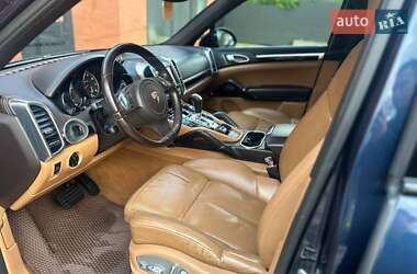 Внедорожник / Кроссовер Porsche Cayenne 2012 в 