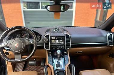 Внедорожник / Кроссовер Porsche Cayenne 2012 в 