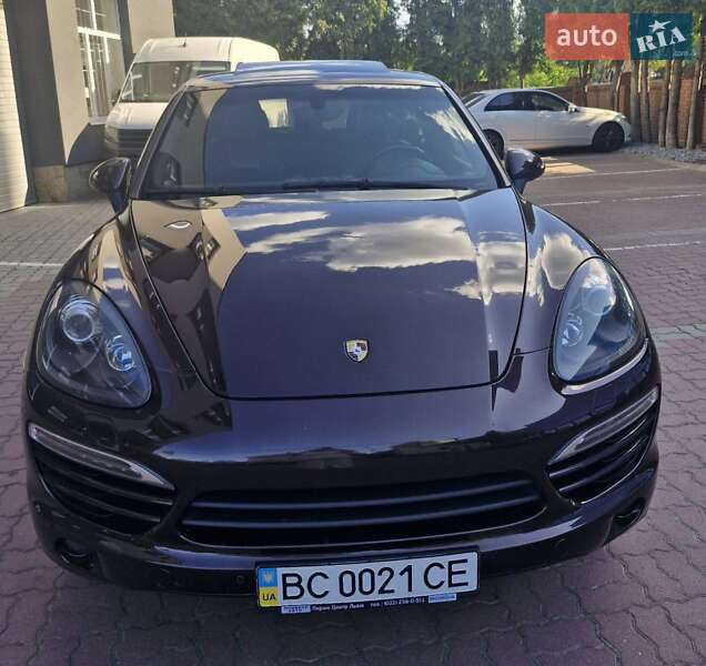 Позашляховик / Кросовер Porsche Cayenne 2013 в 