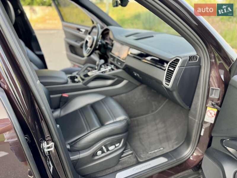 Внедорожник / Кроссовер Porsche Cayenne 2018 в Киеве