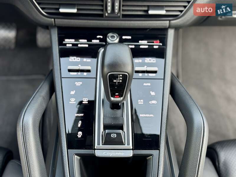 Внедорожник / Кроссовер Porsche Cayenne 2018 в Киеве