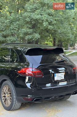 Внедорожник / Кроссовер Porsche Cayenne 2011 в 