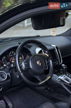 Внедорожник / Кроссовер Porsche Cayenne 2011 в 