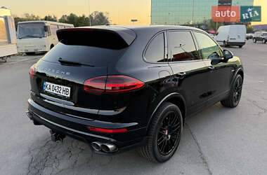 Внедорожник / Кроссовер Porsche Cayenne 2016 в 