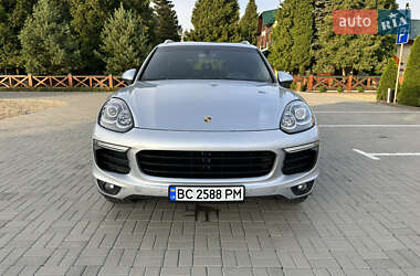 Внедорожник / Кроссовер Porsche Cayenne 2015 в 