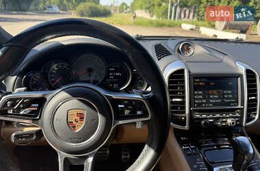 Позашляховик / Кросовер Porsche Cayenne 2016 в 