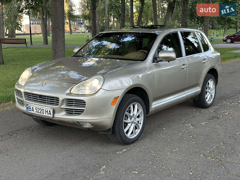 Внедорожник / Кроссовер Porsche Cayenne 2005 в 