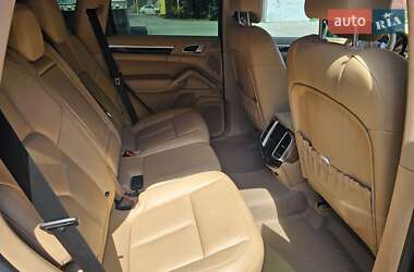 Позашляховик / Кросовер Porsche Cayenne 2013 в 