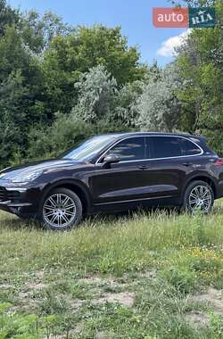Внедорожник / Кроссовер Porsche Cayenne 2016 в 