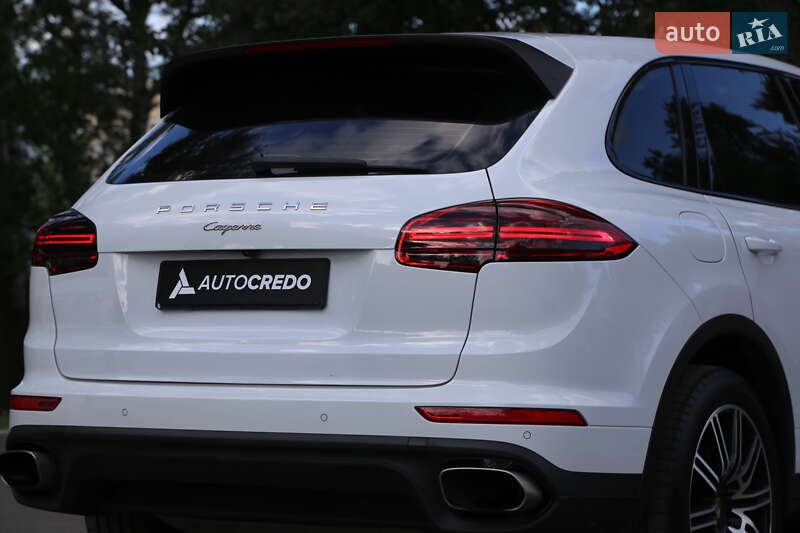 Внедорожник / Кроссовер Porsche Cayenne 2016 в Киеве