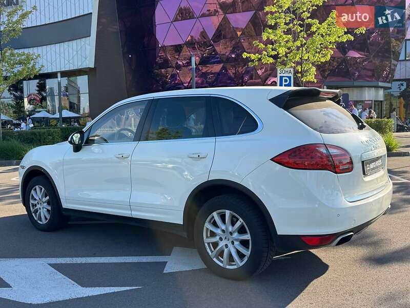 Позашляховик / Кросовер Porsche Cayenne 2010 в Києві