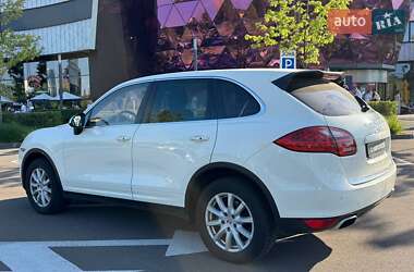Внедорожник / Кроссовер Porsche Cayenne 2010 в 