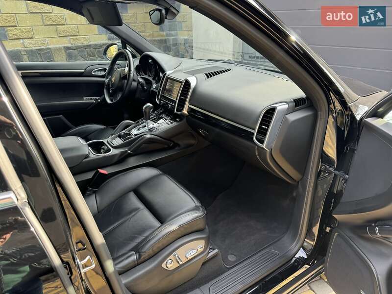 Позашляховик / Кросовер Porsche Cayenne 2012 в Горохові