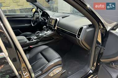 Внедорожник / Кроссовер Porsche Cayenne 2012 в 