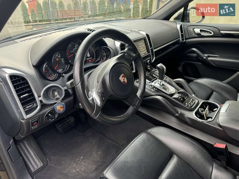 Позашляховик / Кросовер Porsche Cayenne 2012 в Горохові