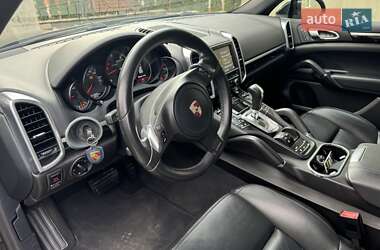 Внедорожник / Кроссовер Porsche Cayenne 2012 в 