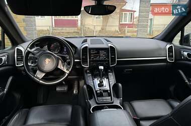 Внедорожник / Кроссовер Porsche Cayenne 2012 в 