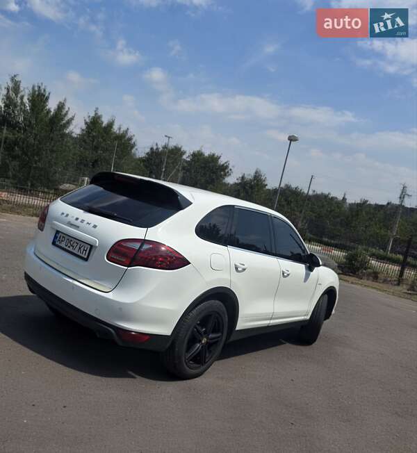 Внедорожник / Кроссовер Porsche Cayenne 2012 в Запорожье