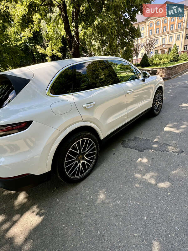 Позашляховик / Кросовер Porsche Cayenne 2019 в Києві