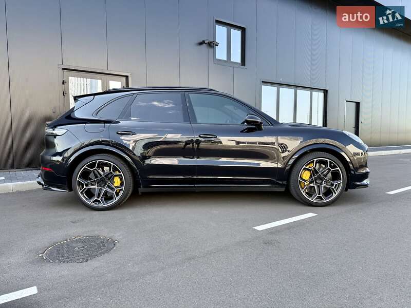 Позашляховик / Кросовер Porsche Cayenne 2018 в Києві