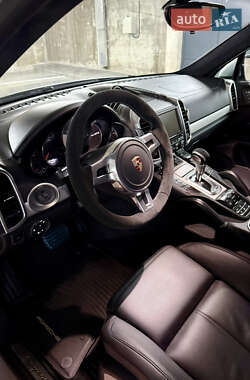 Позашляховик / Кросовер Porsche Cayenne 2013 в Харкові