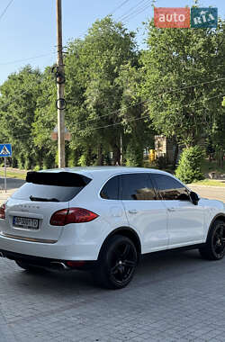 Позашляховик / Кросовер Porsche Cayenne 2013 в 